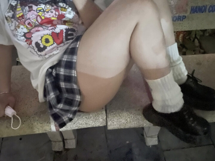 Ảnh 17 của Lộ clip sex em Huệ Chi 1998 Chubby dâm đãng bị người yêu Doggy nứng nổ cặc