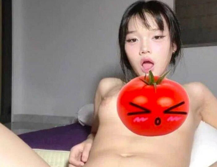 Ảnh 1 của Siêu phẩm Bé Phương Thảo em thủ dâm ra nước rồi cho anh địt